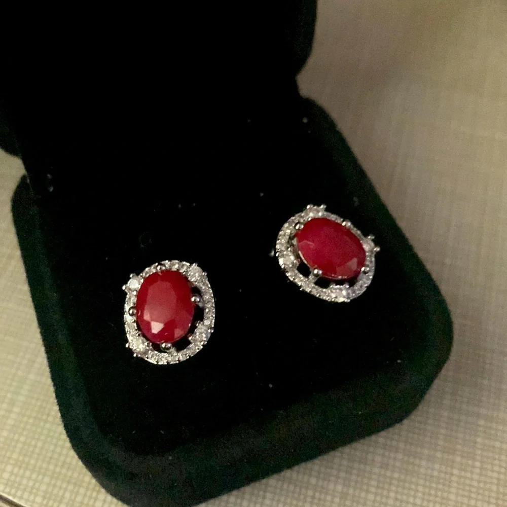 New classy stylish elegant artwork artisan Red Ruby Cz’s SS925 studs earrings - Picture 1 of 11